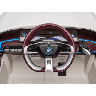 BMW i4 12 volts